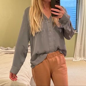 Adorable top from Express in like new condition. Good for business to casual!